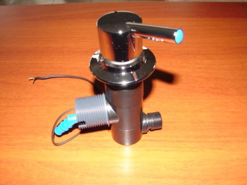 Zawór prysznicowy wody zimnej firmy RK REICH. Kolor chromowany