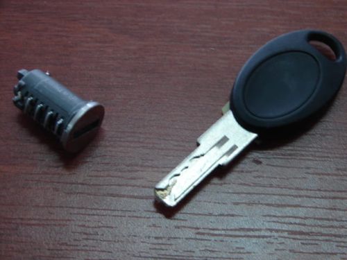 Zamek HSC wraz z kluczem FF-system HSC.